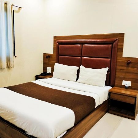 Hotel Avion Palace Mumbai  Buitenkant foto