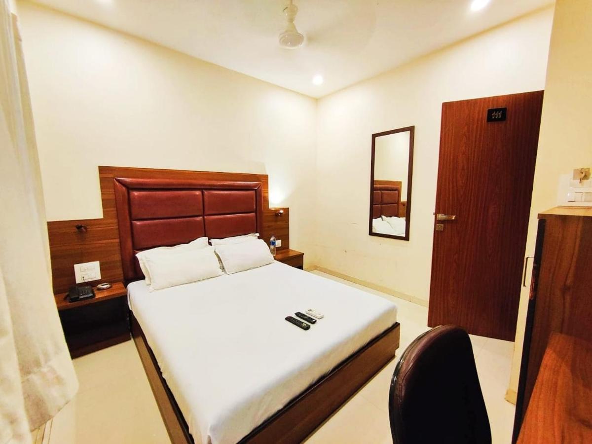 Hotel Avion Palace Mumbai  Buitenkant foto
