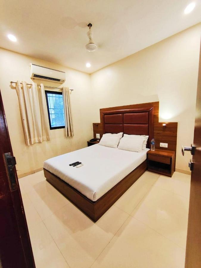 Hotel Avion Palace Mumbai  Buitenkant foto